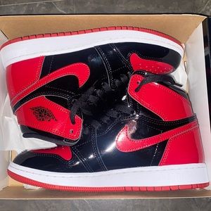 Air Jordan 1 High- Family patent leather size 4.5 gs
